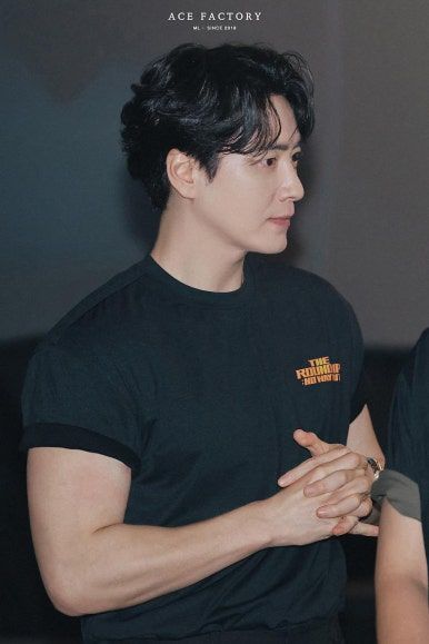 배우 이준혁 프로필