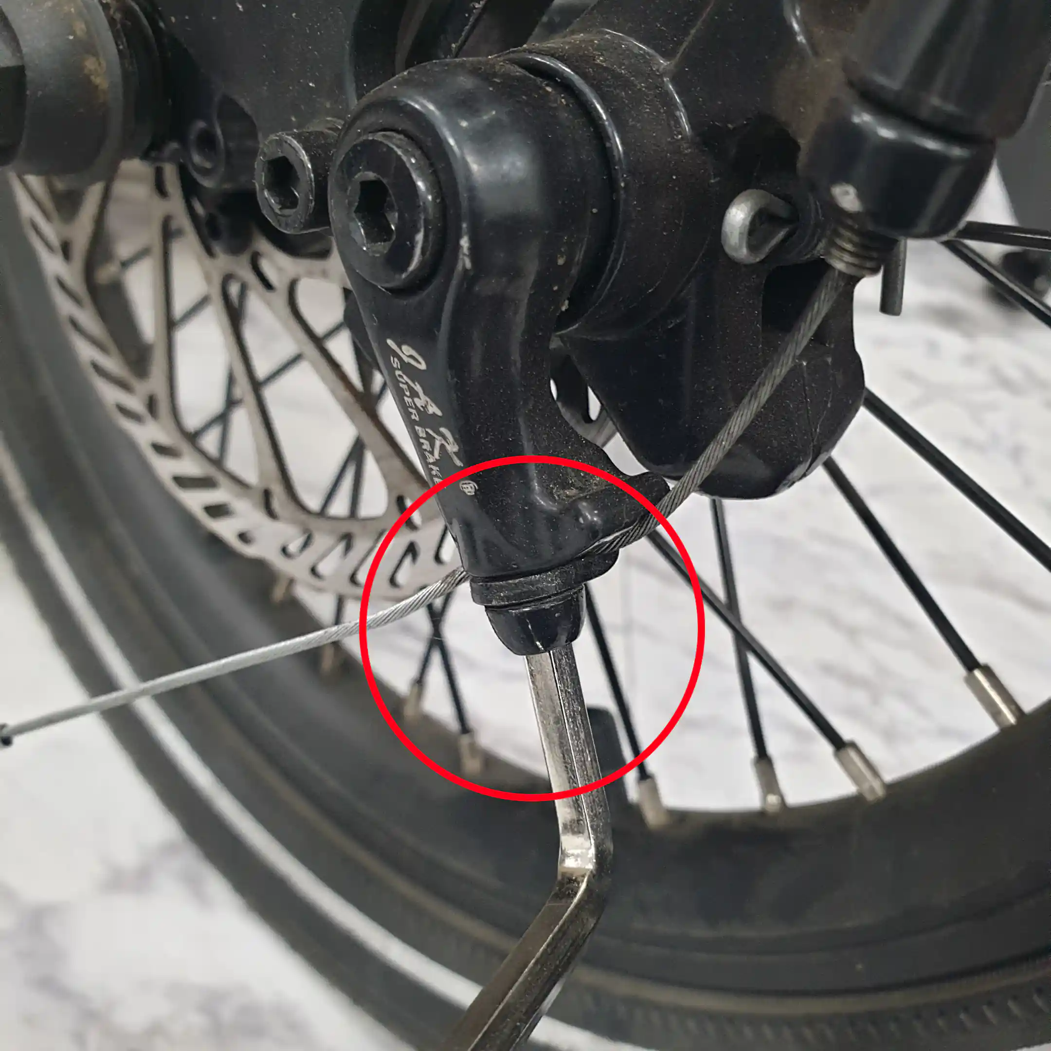 와이어 볼트 느슨하게 풀기