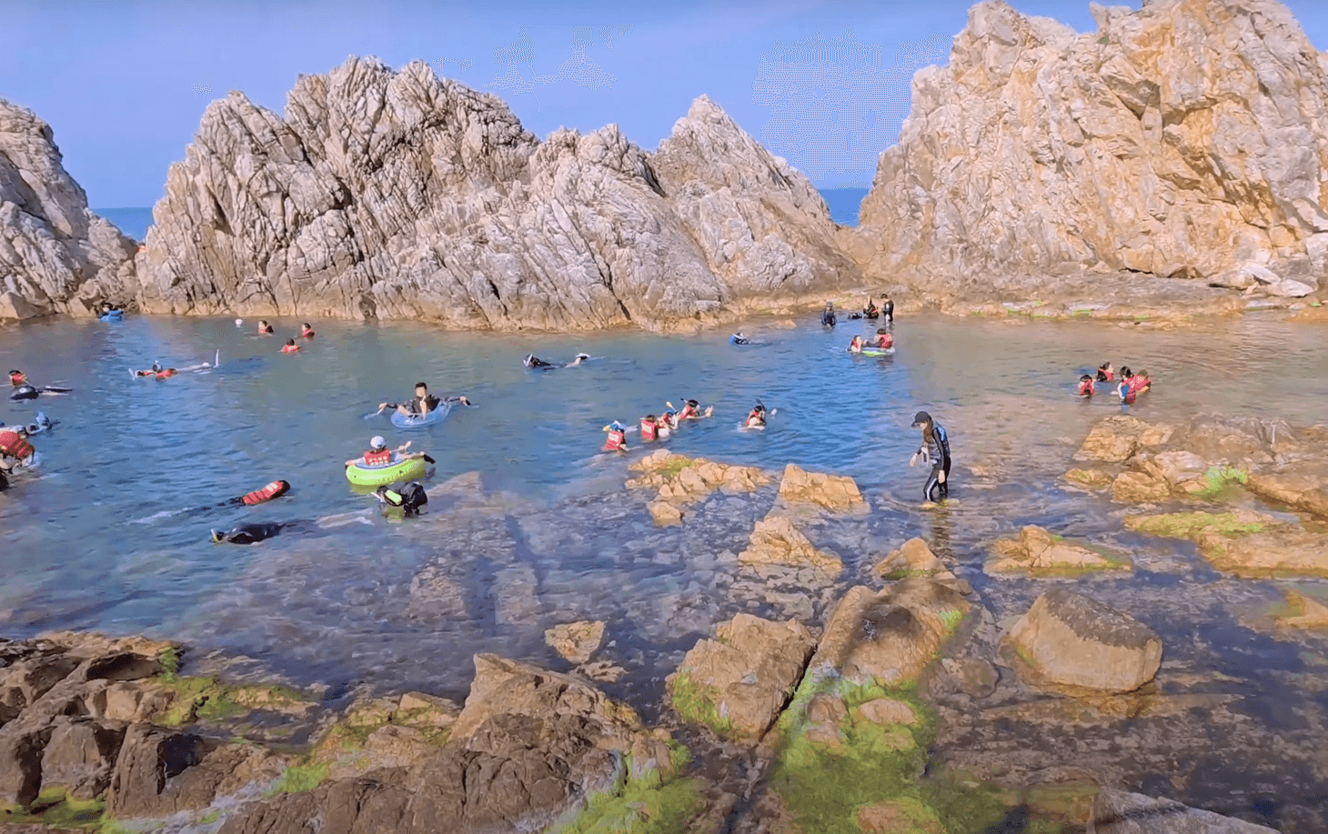 삼척 장호항 &mdash; "한국의 나폴리"에서 투명한 수중 체험