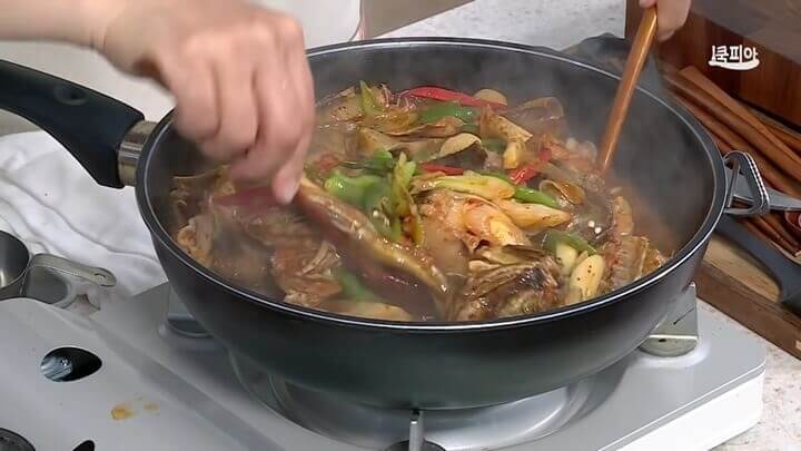 살짝씩 뒤적여주기