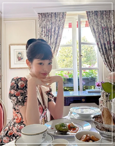 장원영 미우미우 패션쇼 이야기,시대를 초월한 우아함의 만남