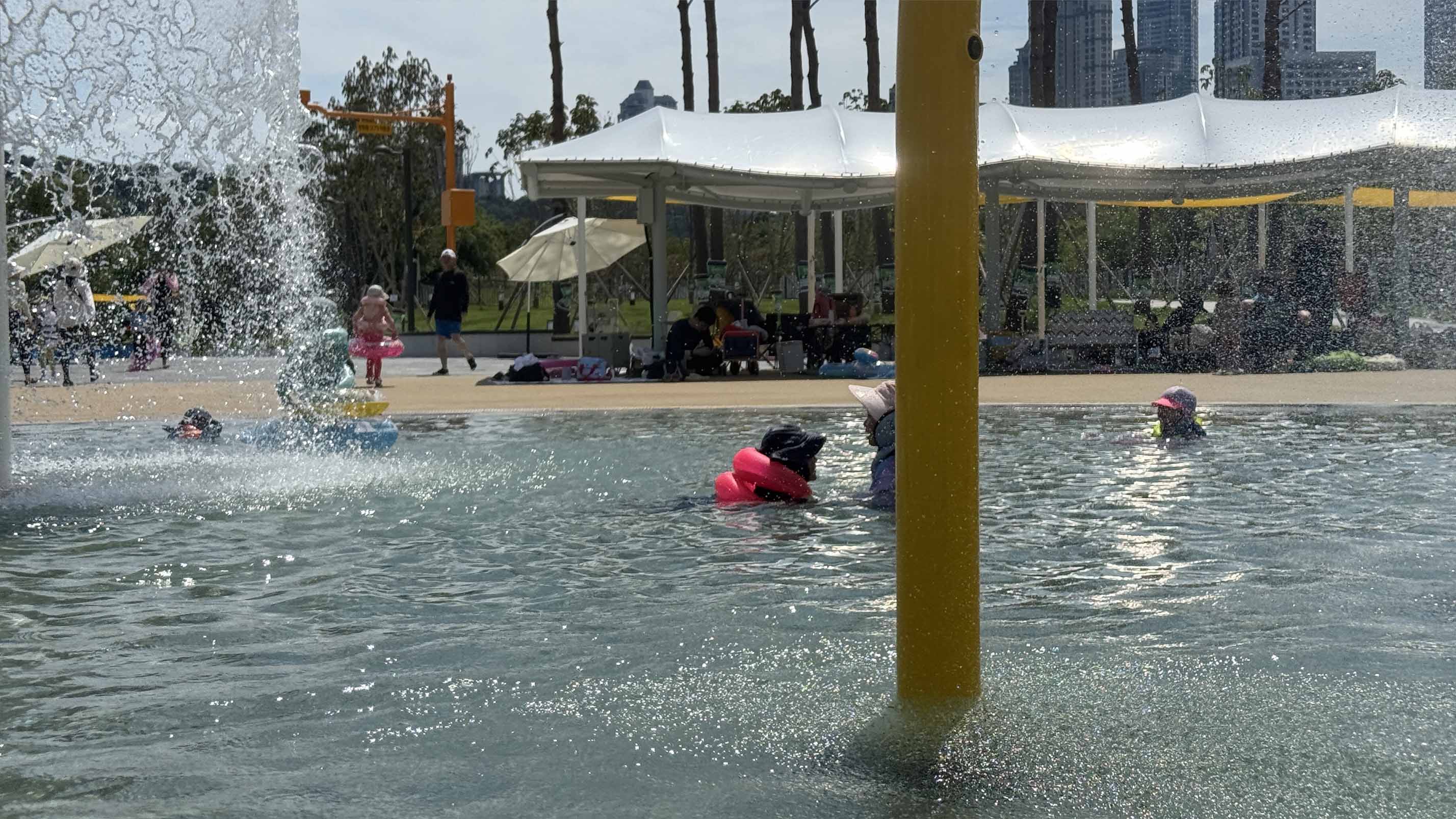 동탄패밀리풀-그늘막자리잡기