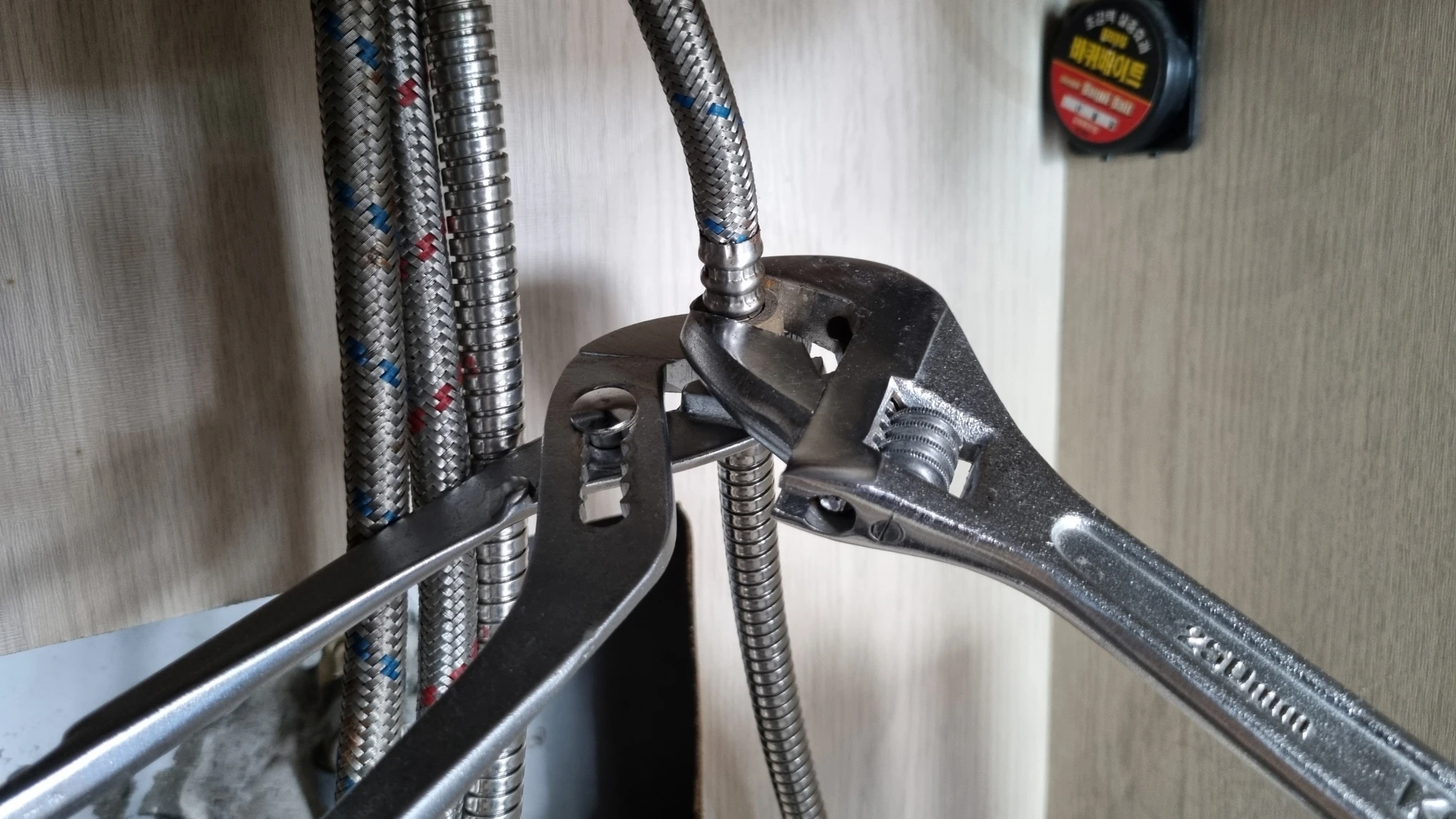 호스 분리하는 모습