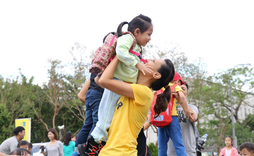 자녀와 부모 사진