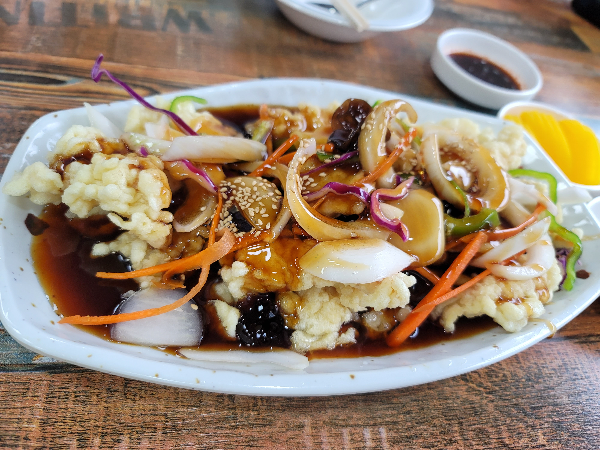 튀김옷이 두껍고 맛있는 탕수육