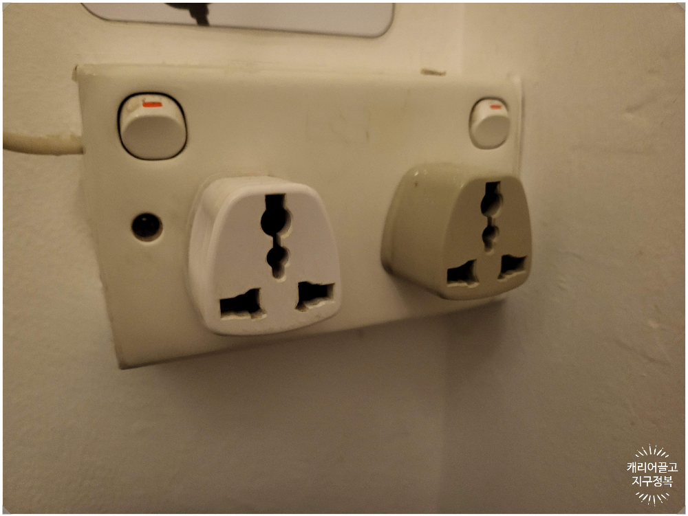 싱가포르 전기, 전압