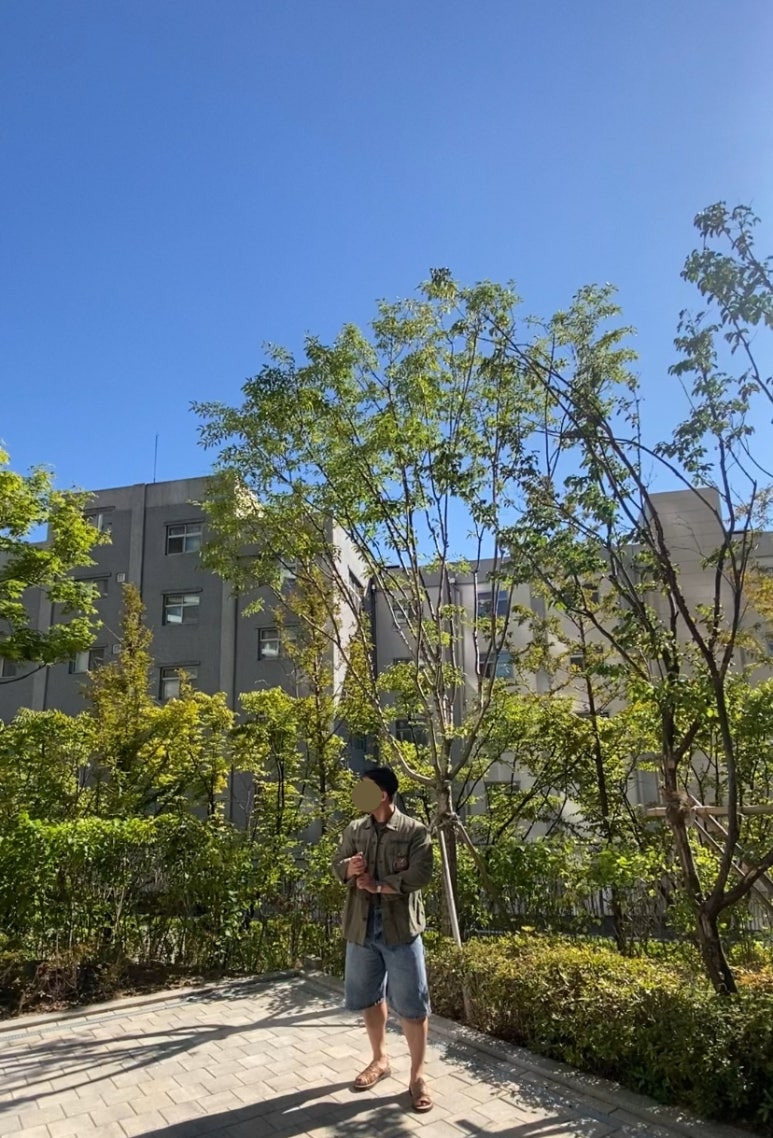 데일리룩(2024. 9. 24.)OG-107 자켓 셔츠, 무신사스탠다드 티셔츠, 디미트리블랙 카펜터 버뮤다 데님 팬츠, 츄바스코 샌달 신발, 카시오시계 A158W-1 클래식 실버