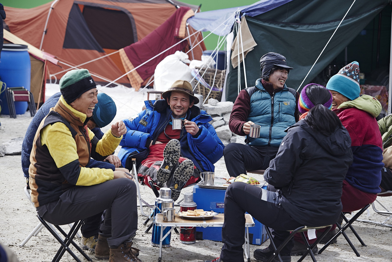 산을 마주하는 마음, 동료를 지키는 신념, 죽음 이후의 약속을 그린 영화 ‘히말라야’
