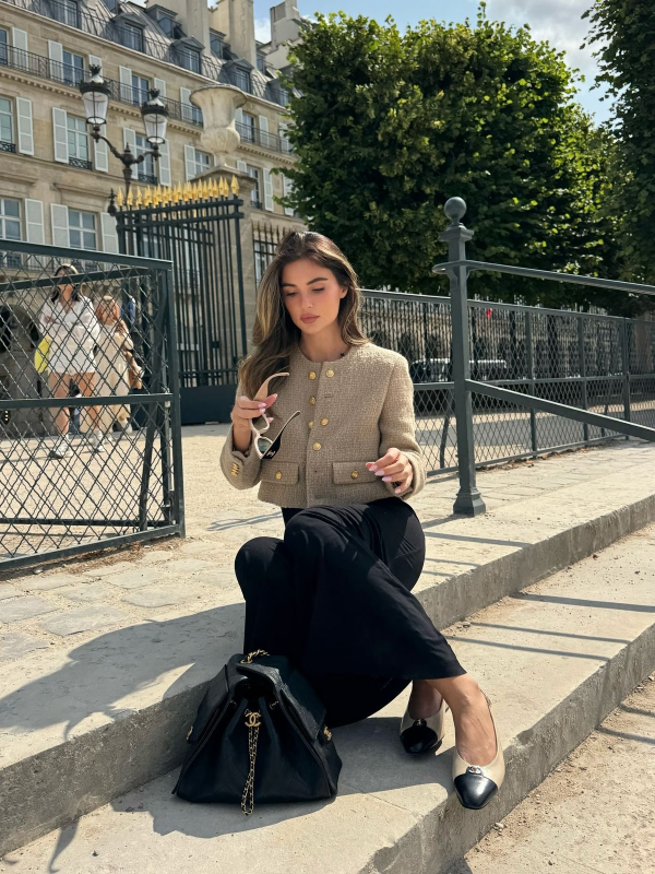 트렌드를 주도하는 리더의 선택 2025 샤넬 25백이 전하는 독보적인 기세