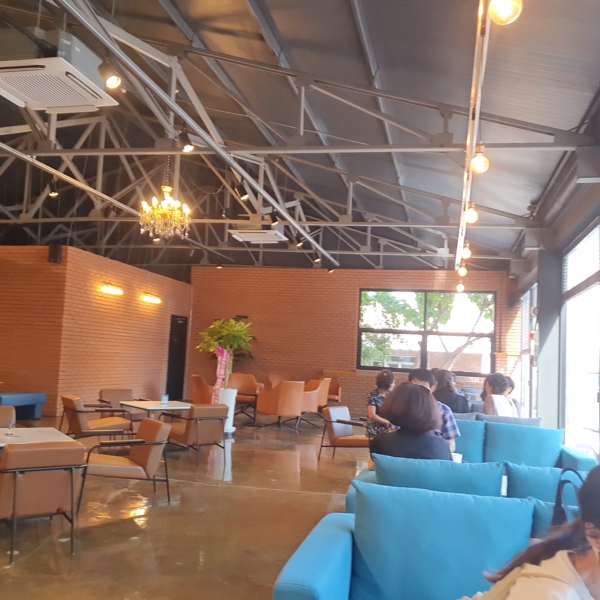 카페 더남산 내부모습4