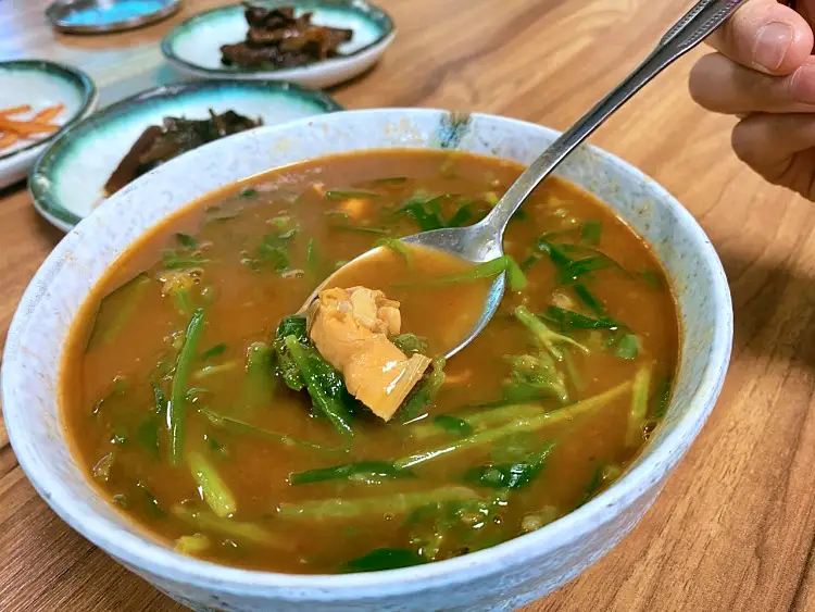 식객 허영만 백반기행 159회 류시원 편 손바닥 만한 홍합 섭으로 만든 섭무침, 섭국, 섭죽 맛있는 식당 강원도 속초 양양 맛집 소개