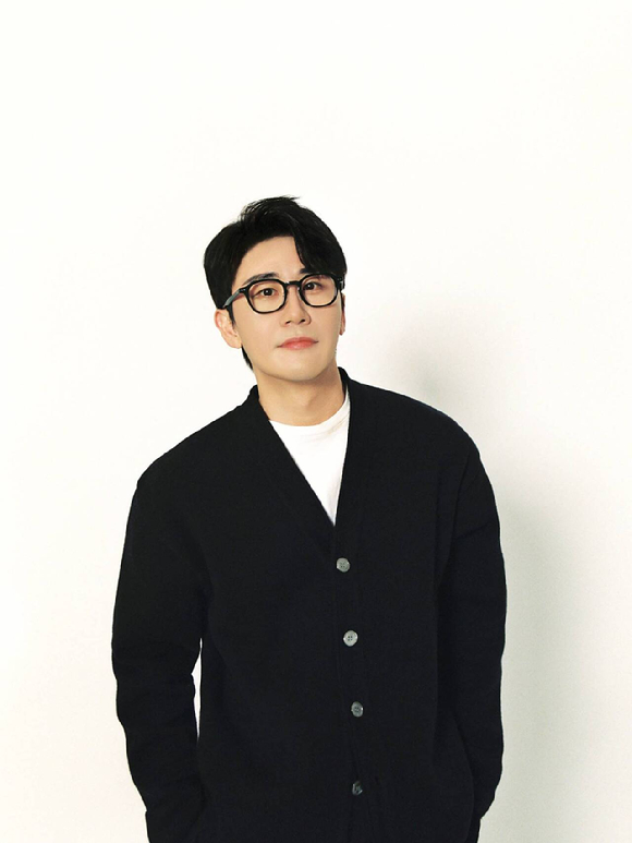 영탁 프로필. [사진=어비스컴퍼니]