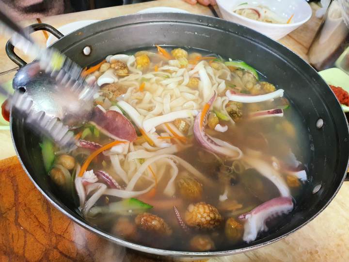 6시내고향 철원 한탄강 해물칼국수 고향정가게 고향 노포 통오징어 칼국수 맛집 오늘 방송 추천 