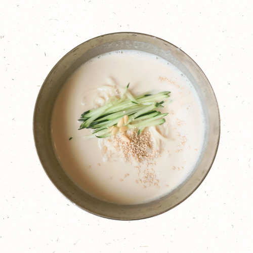 오이채 올라간 콩국수