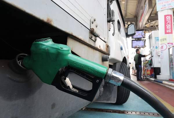 휘발유 유류세 15퍼센트 인하 정책 설명 이미지