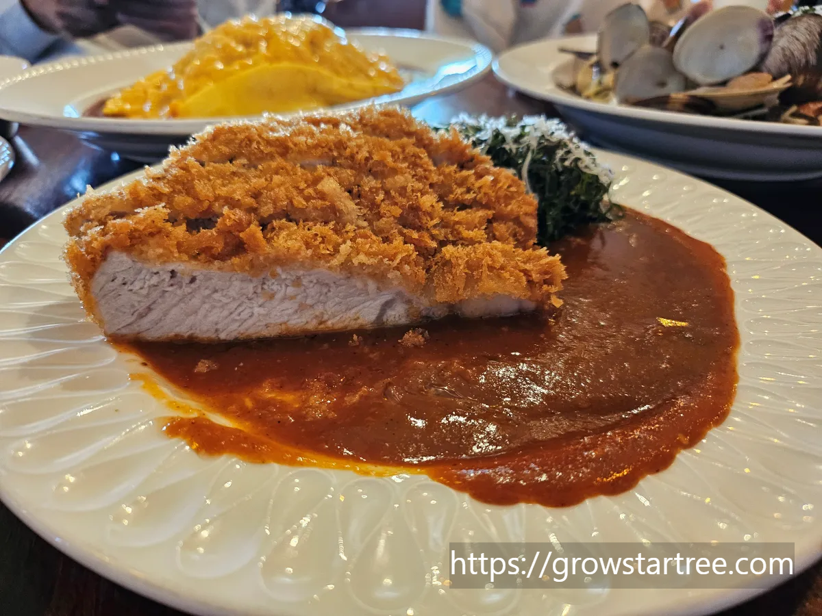 제주 둘레길 중문본점 흑돼지 수제 돈까스 단면