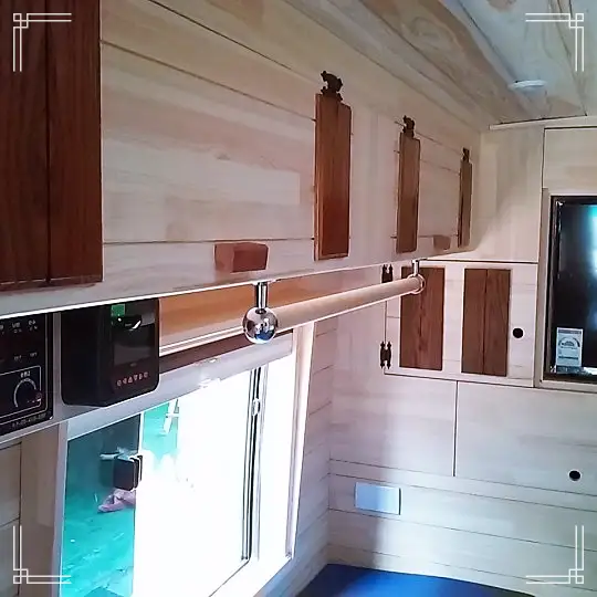 생방송오늘저녁 대둔산 나무 우드 캠핑카 제작 리모델링 공방 제작 의뢰 및 강좌 특강 추천