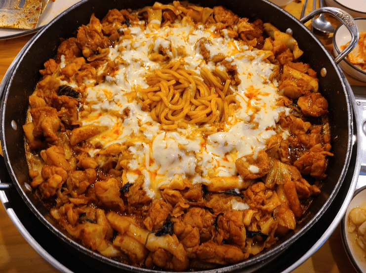 자라섬 맛집 "아띠춘천닭갈비" 음식