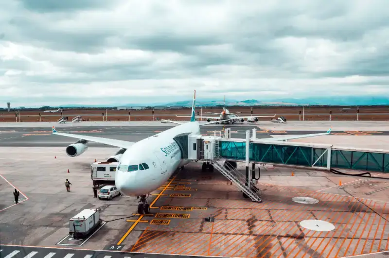 항공기-탑승라인의-모습