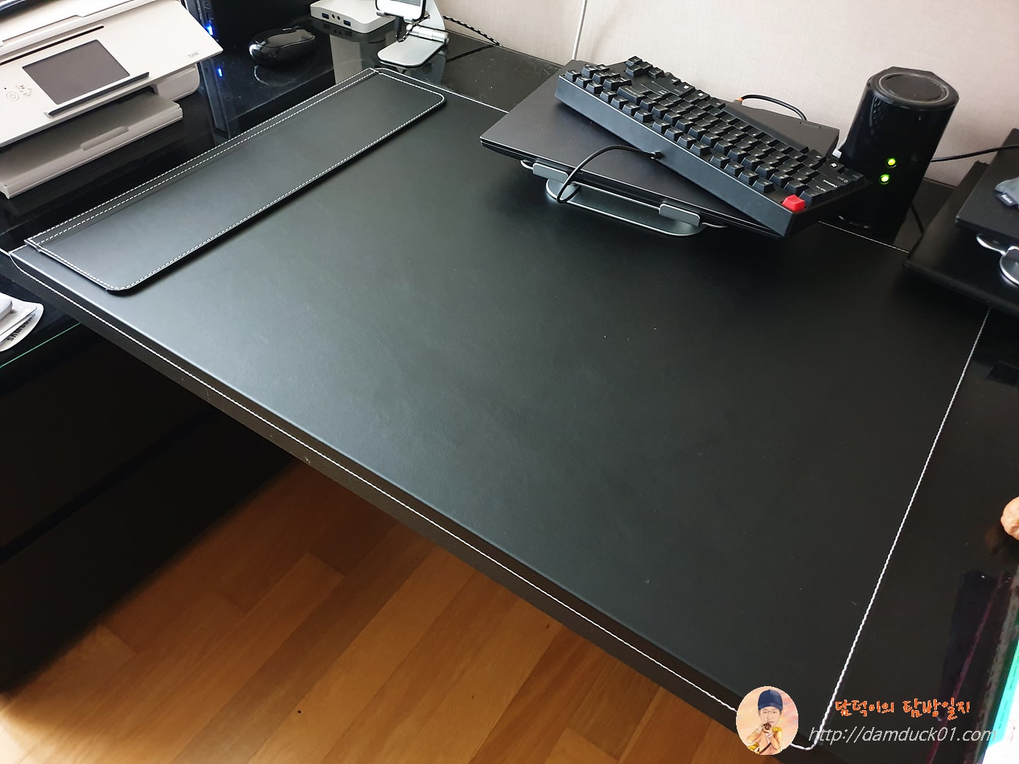 리슬라 책상패드 책상 결합