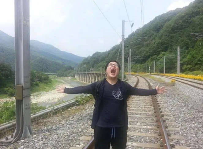 포토샵 위험한 장면처럼 해주세요