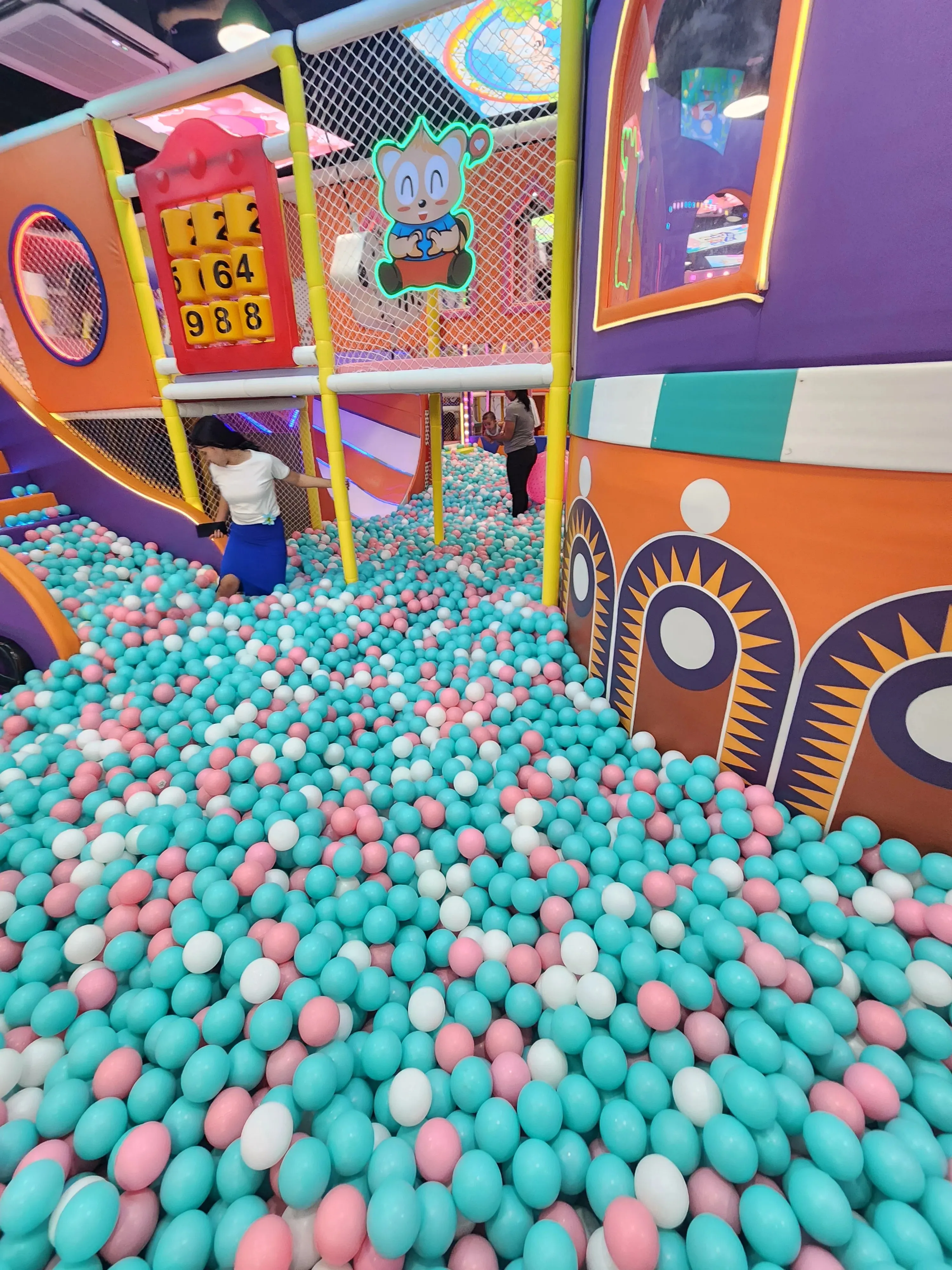 세부 키즈카페 키즈파라다이스 미끄럼틀 존