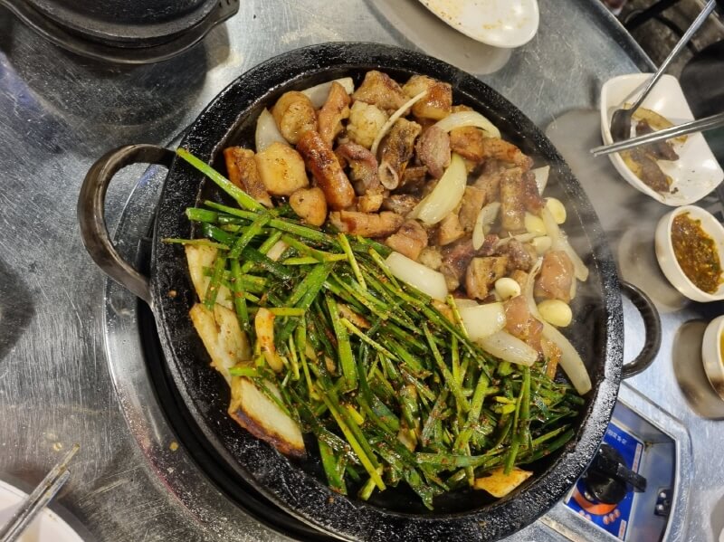 의정부 깡통돌곱창 부추무침
