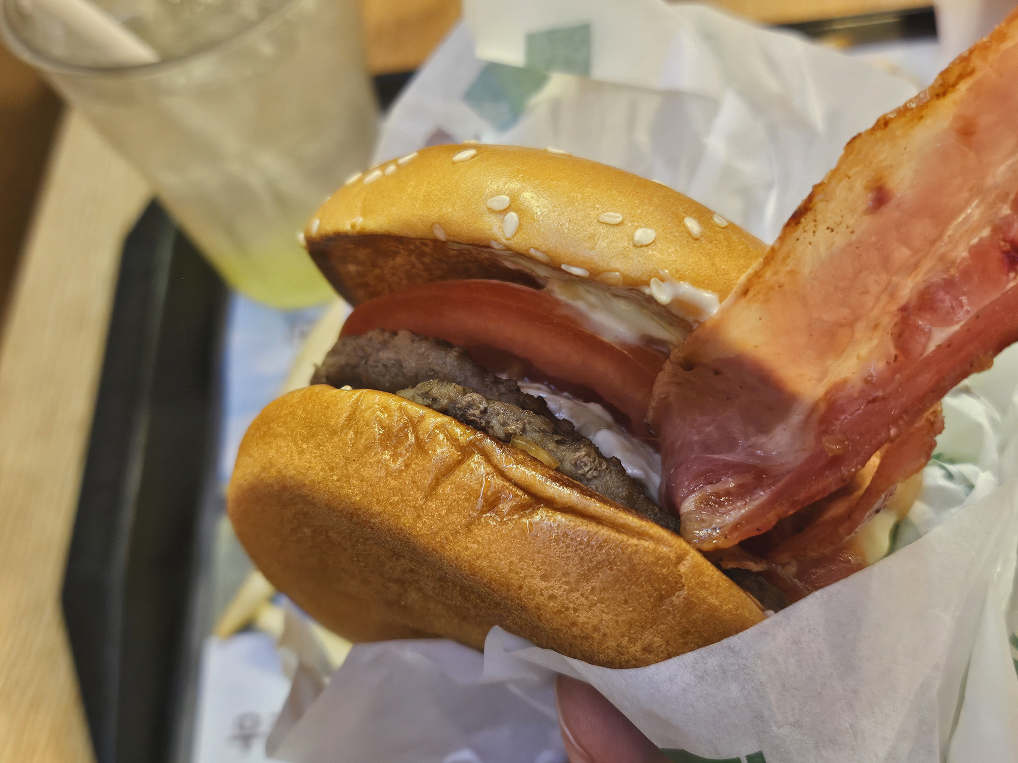 맥도날드 - 진주 고추 크림치즈 버거