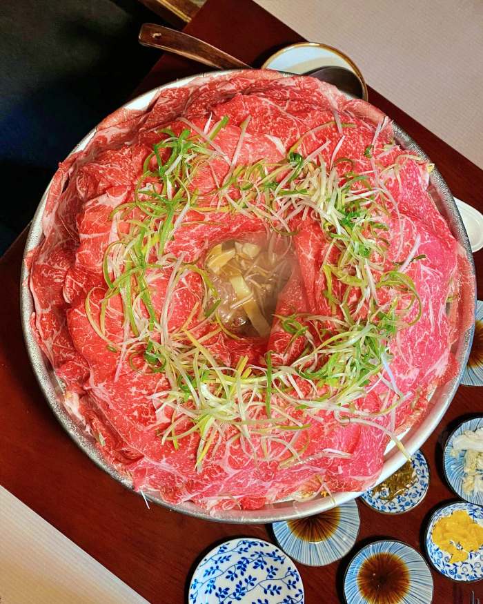 생생정보 신촌 연희동 냄비 위 화려하게 피어난 꽃샤부샤부 맛집