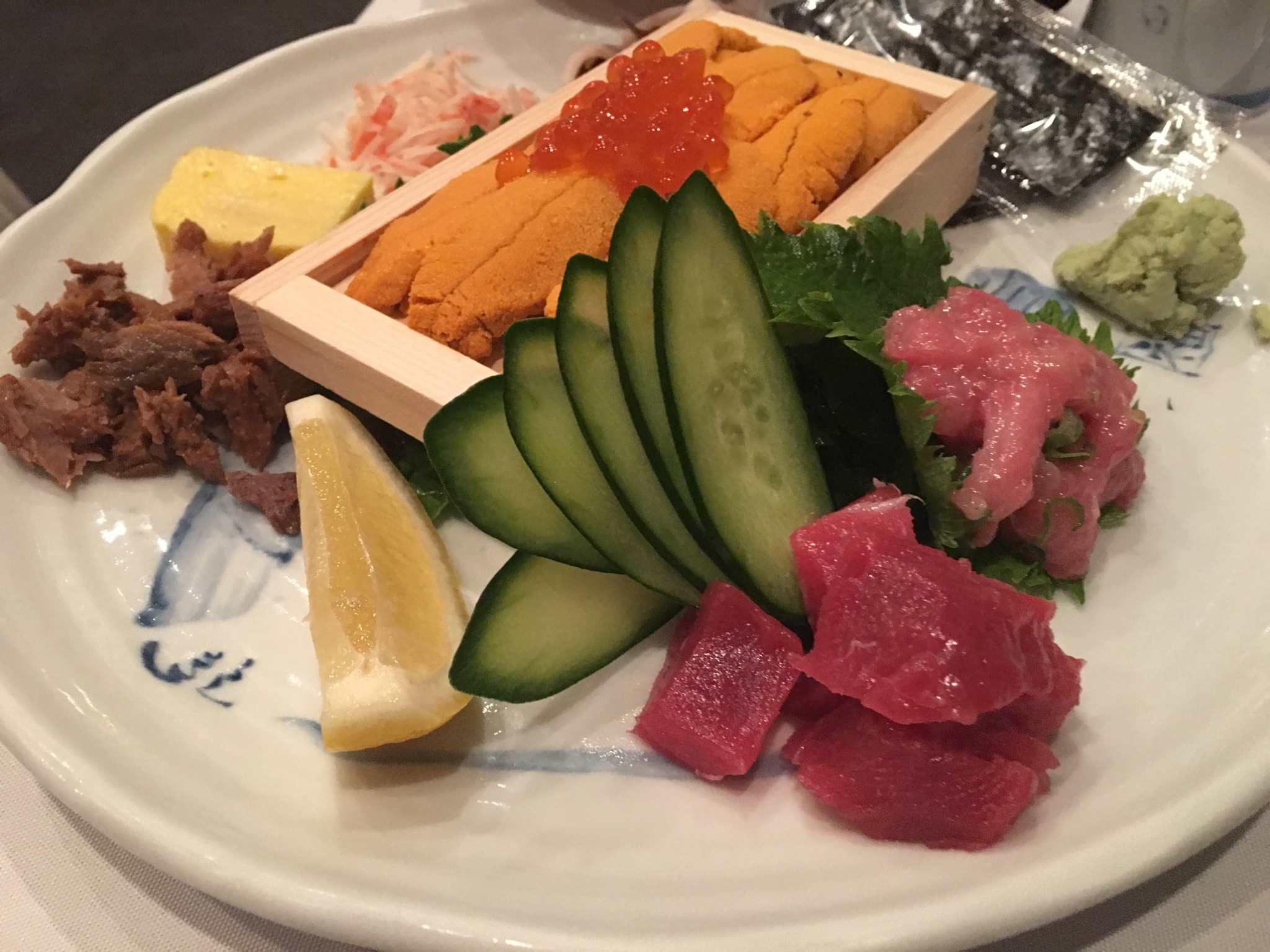 스시겐(Sushi Gen) Uni And Sashimi Combination $35