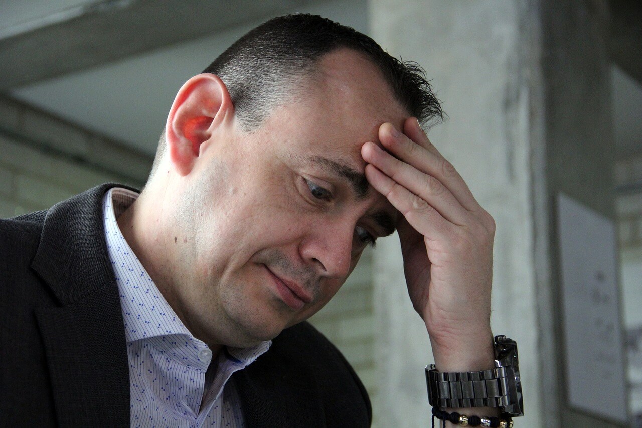 낮에 졸음을 참기 어려운 이유와 수면으로 개선하는 방법