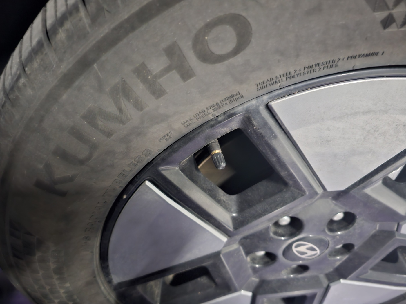 리페어 키트로 타이어 공기 넣기