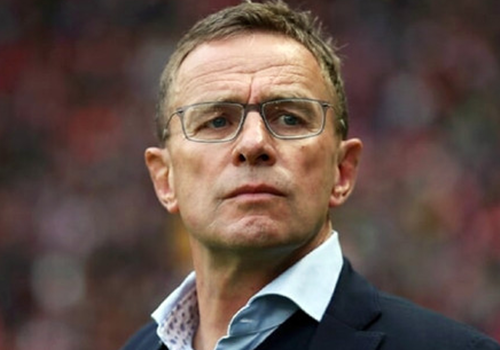 랄프랑닉 감독의 정면 사진