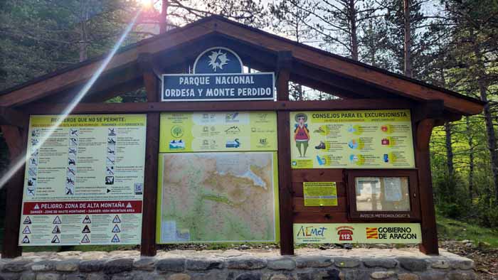 주차장에서 5분만 걸으면 보이는 오르데사 이 몬테 페르디도 국립공원 안내표지판