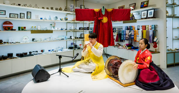 서울 도심 속 외국인을 위한 무료 전통 음악 연주회 체험