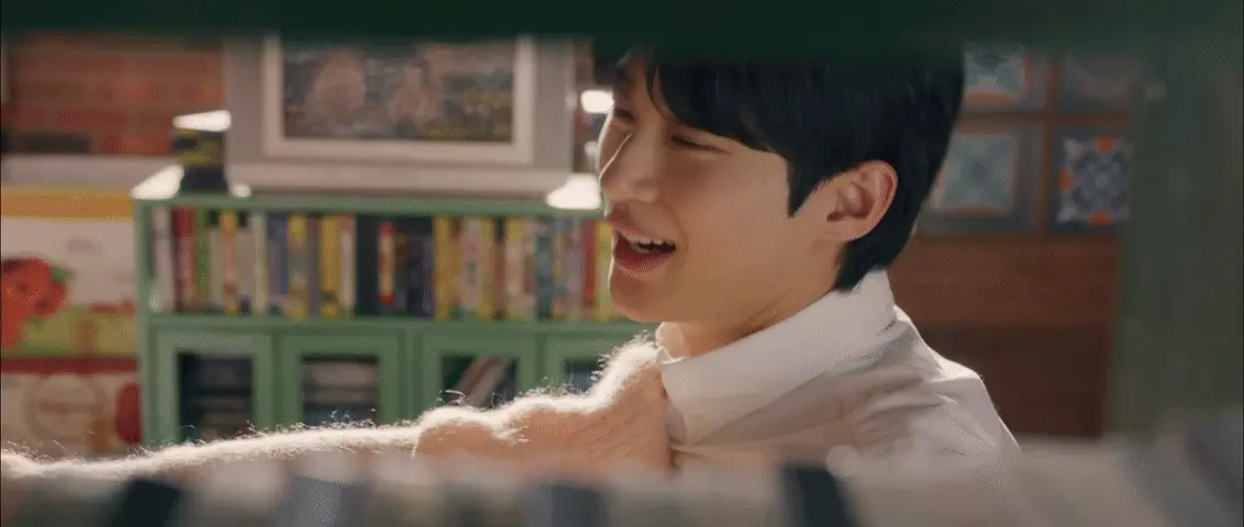 금이-보고-놀라-일어나다가-셔츠가-찢어지는-선재