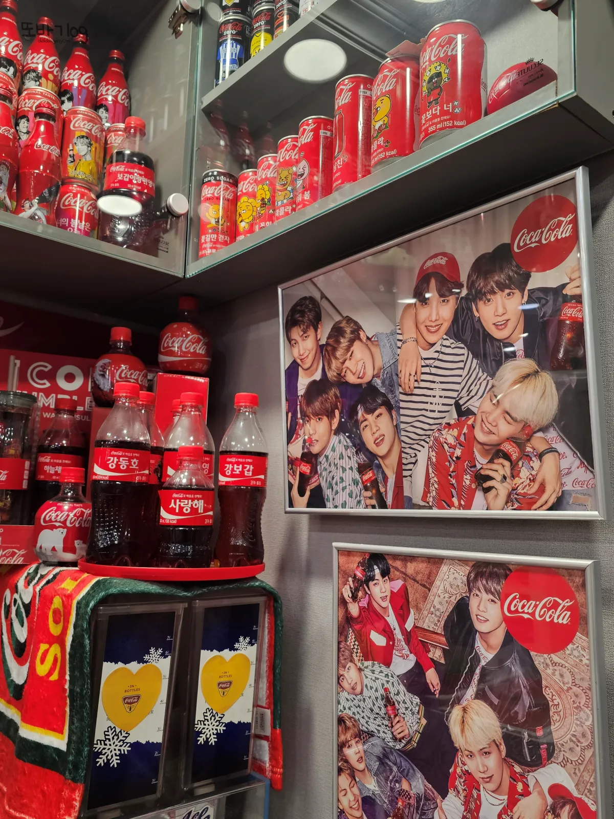 왜관-하늘채정식-코카콜라-BTS-포스터-프로듀스101-기념