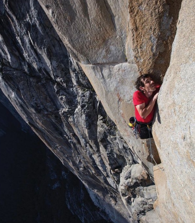 목숨을 담보로 잡은 산행은 타당한가....천재적 산악인들의 죽음의 피안에서 VIDEO: Film: The Alpinist and Free Solo
