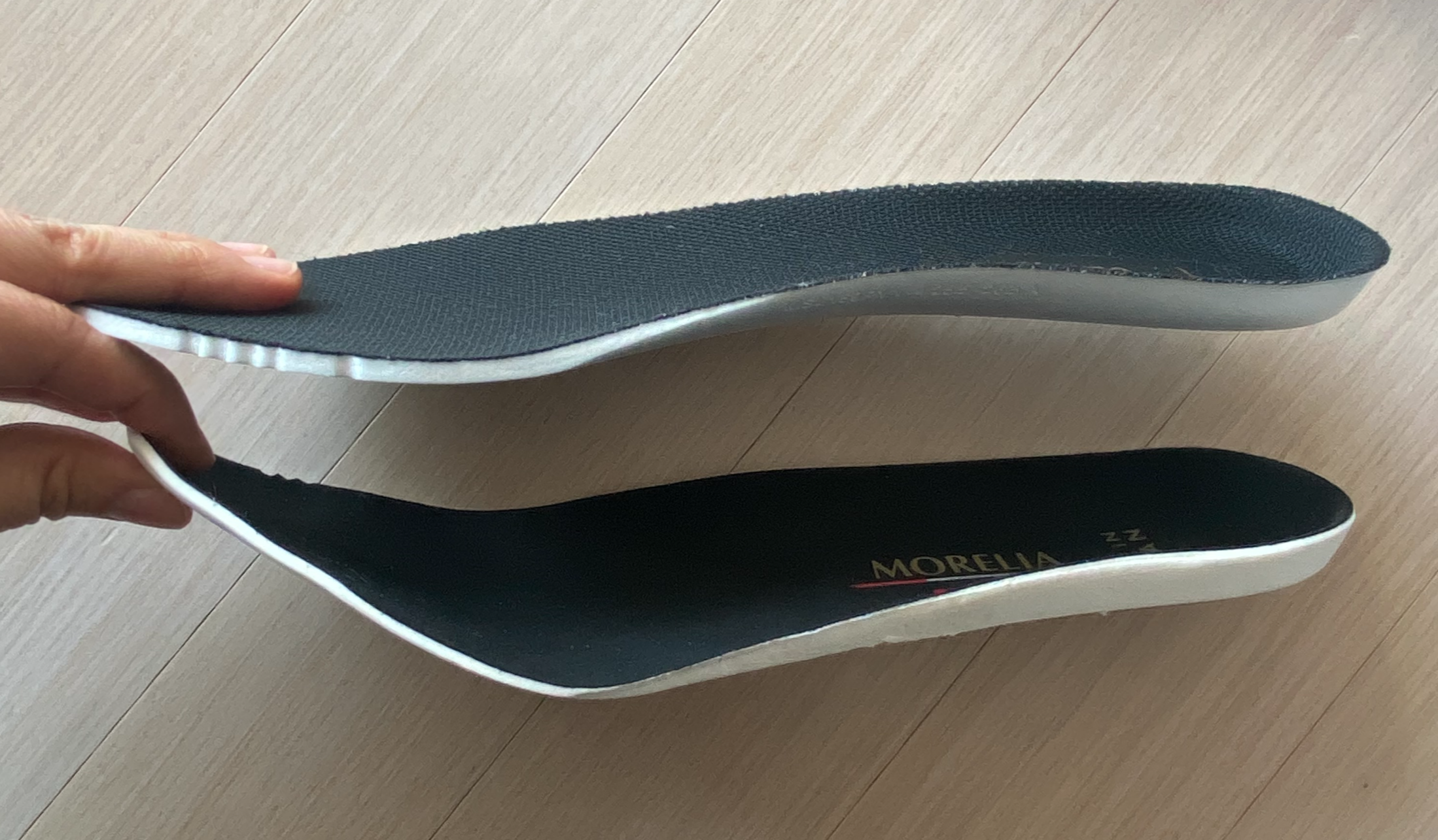 미즈노 알파 3 깔창 비교