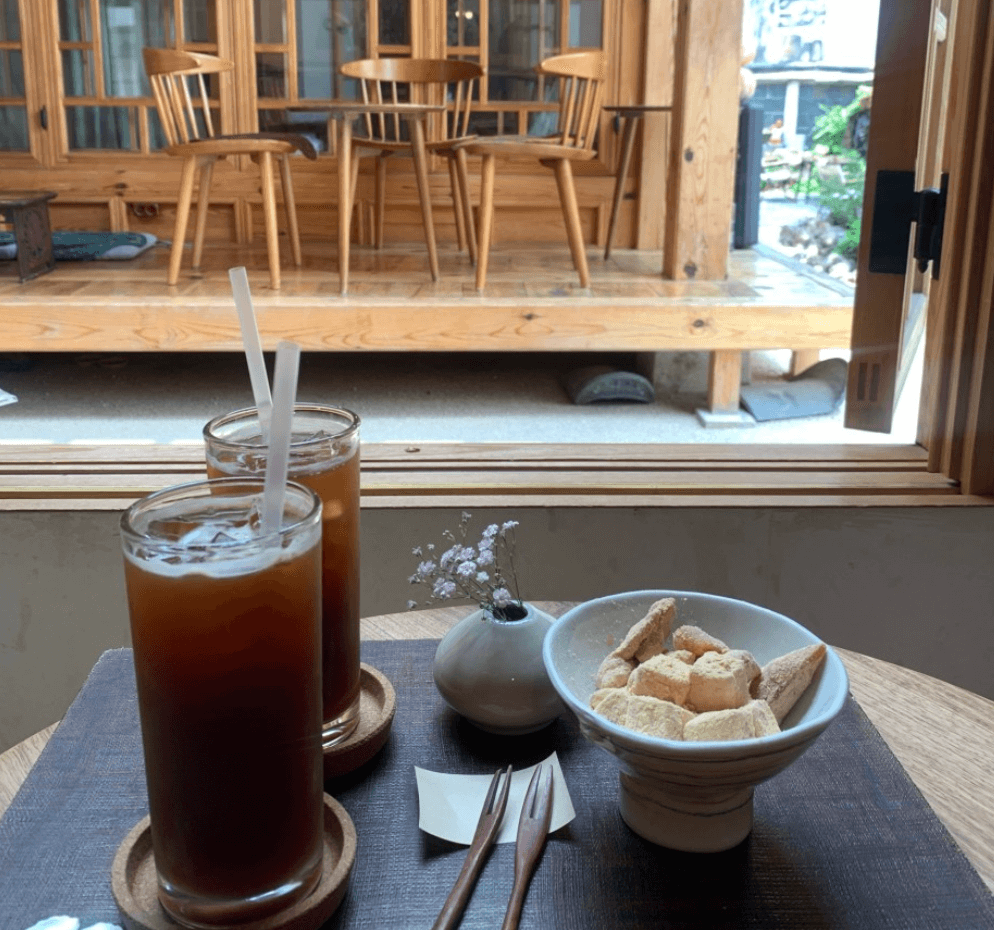 고두심이-좋아서-수원-한옥-디저트-카페-음료수-디저트