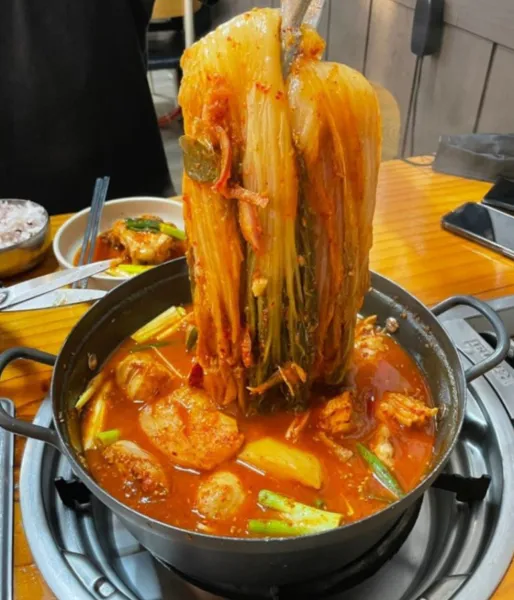 고수의 부엌 김치삼합 가마솥의 누룽지
