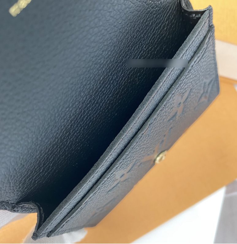 루이비통 앙프렝뜨 비즈니스 카드지갑 내부