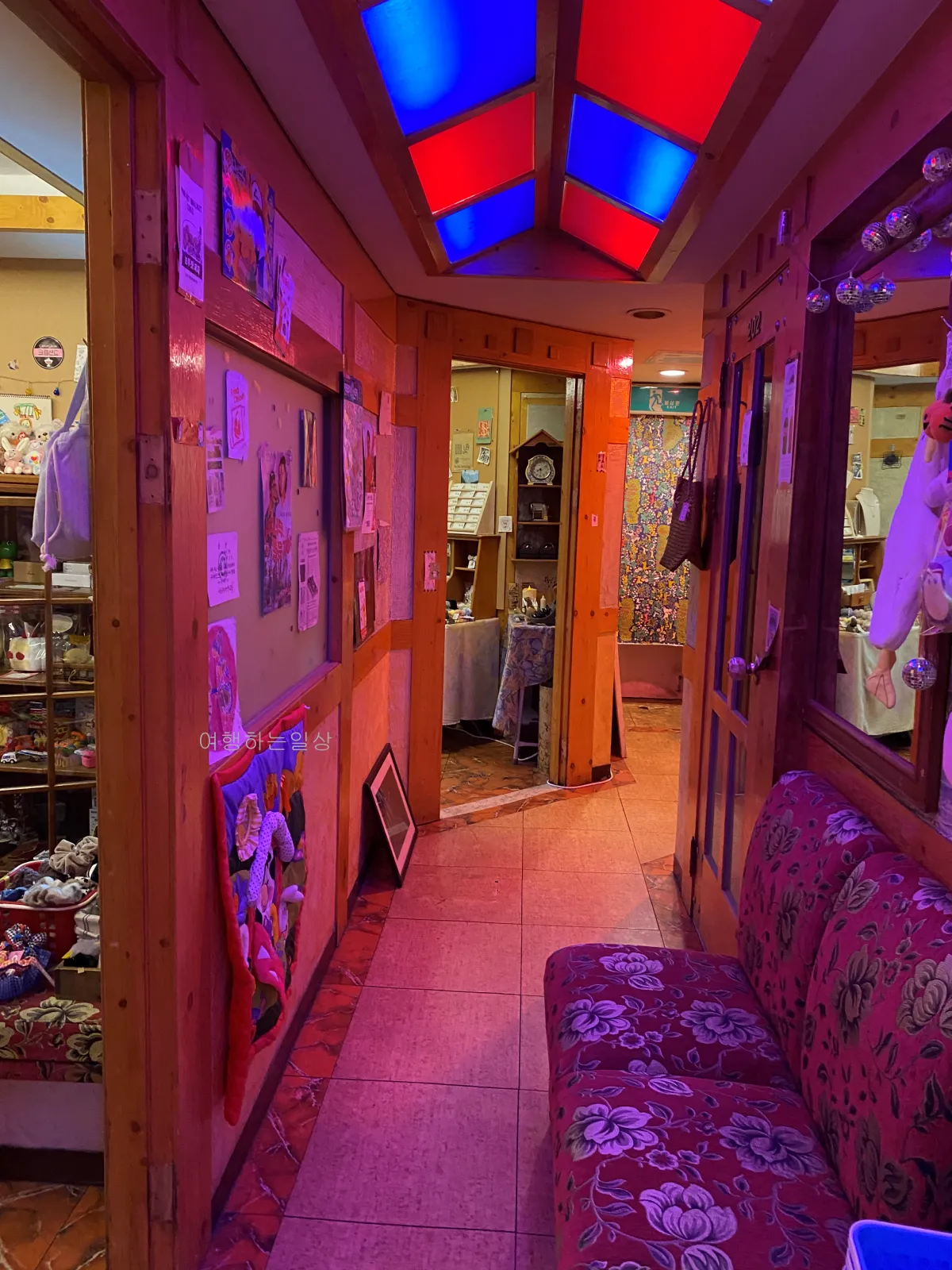 서울-중구-이색적인-놀거리-추천-충무로-레트로-소풉샵-코러스-노래방,-그랜마캐비넷