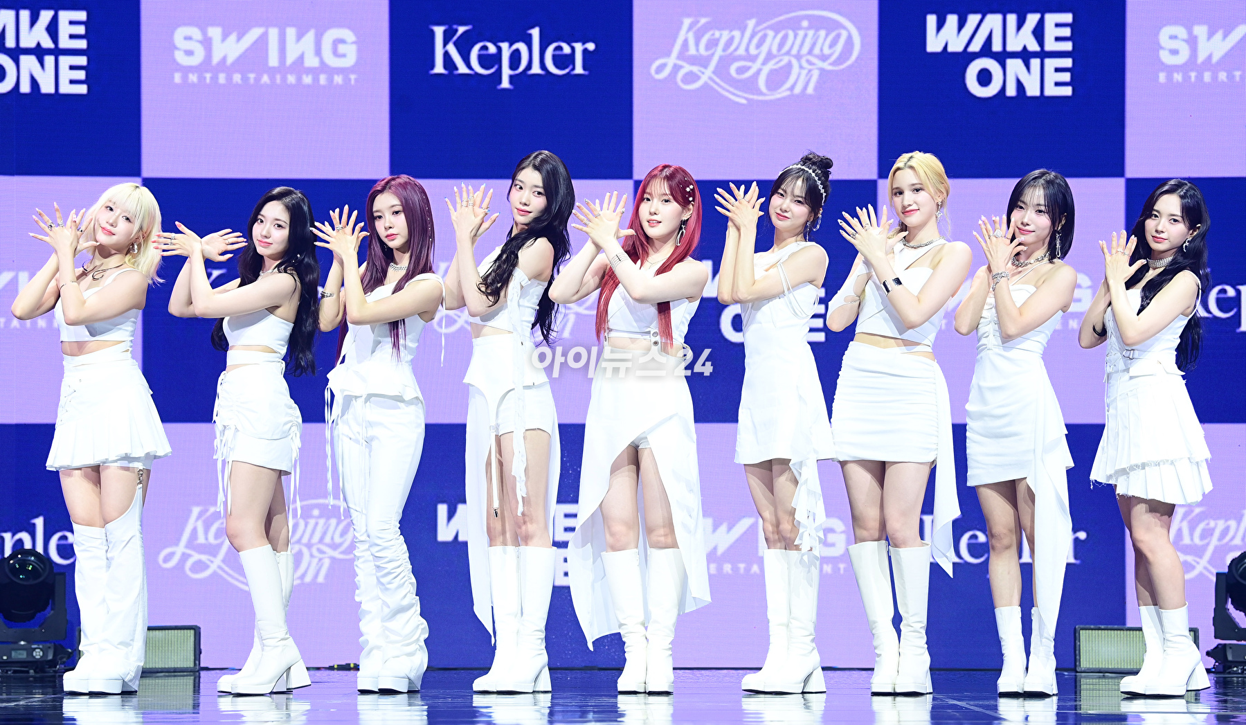 그룹 케플러가 3일 오후 서울 광진구 예스24라이브홀에서 열린 케플러(Kep1er) 첫 번째 정규앨범 '켑원고잉 온(Kep1going On)' 발매 기념 쇼케이스에 참석하고 있다. [사진=정소희 기자]