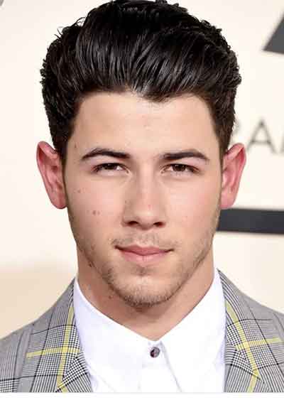 산모양 눈썹 남자