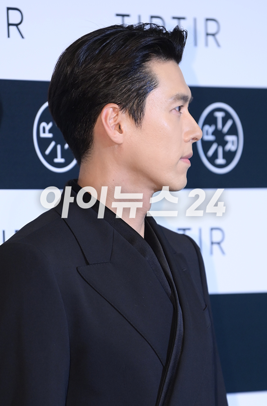 배우 현빈이 30일 오후 서울 중구 반얀트리 클럽&스파 서울에서 열린 티르티르 글로벌 킥오프 행사에 참석하고 있다. [사진=정소희 기자]