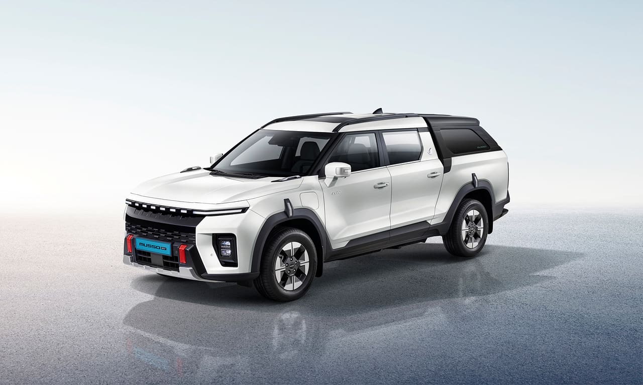 KGM 무쏘 EV 화이트 컬러
