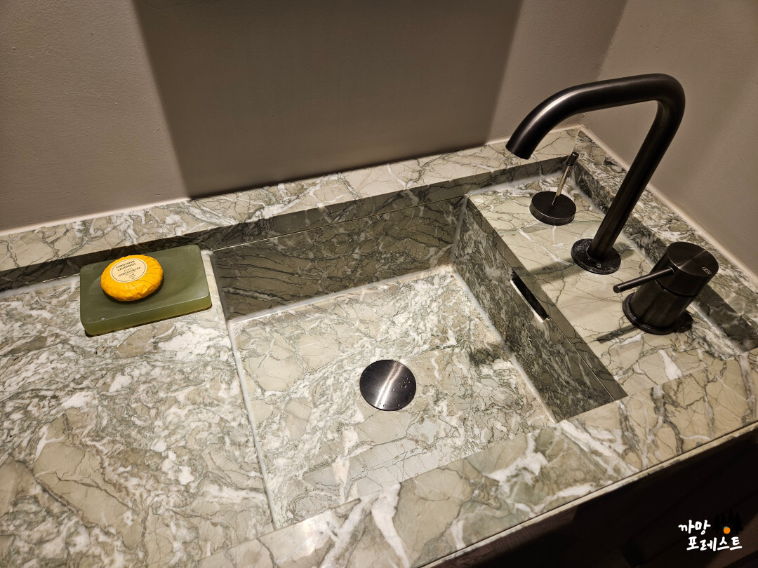 안다즈 서울 강남 세면대