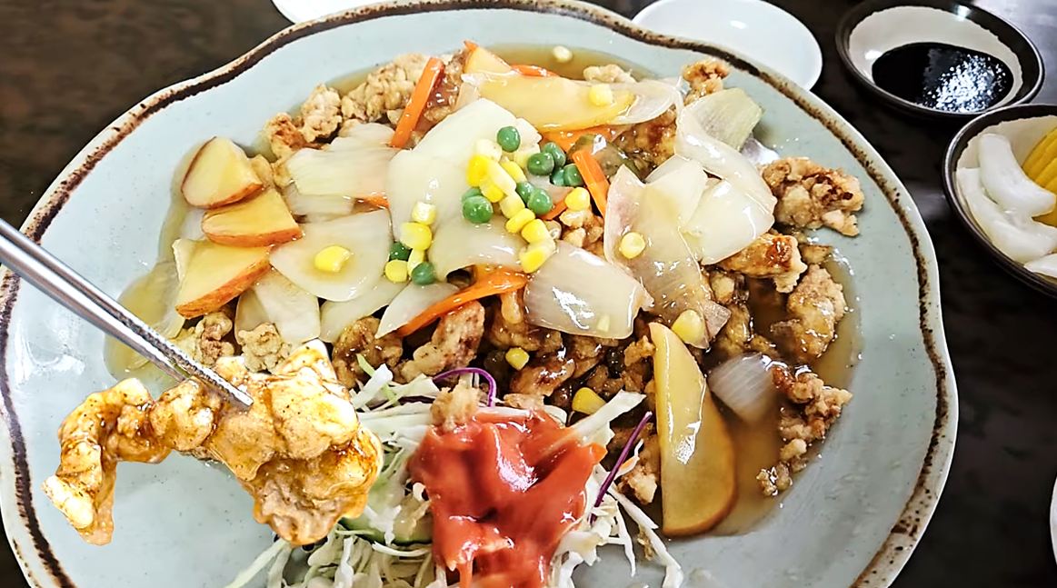 대구 덕성반점의 시그니처 메뉴인 옛날식 탕수육