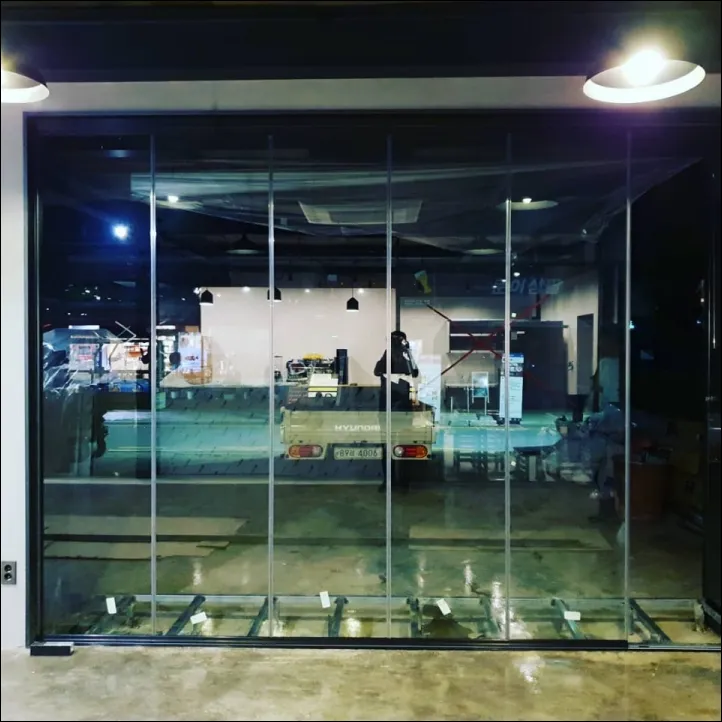 프레임리스 폴딩도어 골프장